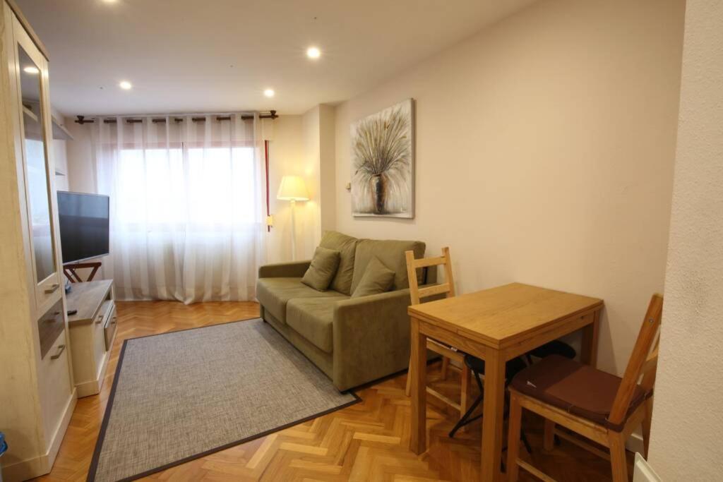 Apartamento Oviedo Las Palomas Bagian luar foto